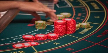 what is mini baccarat